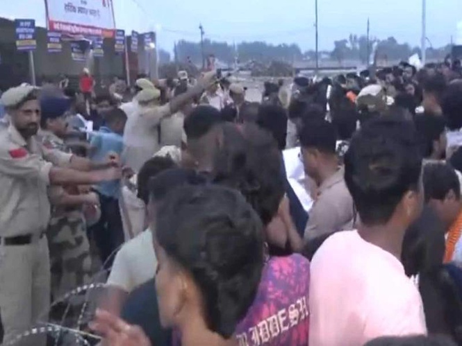 Image from: Pilgrims throng Jammu as registration begins ahead of Amarnath Ji Yatra