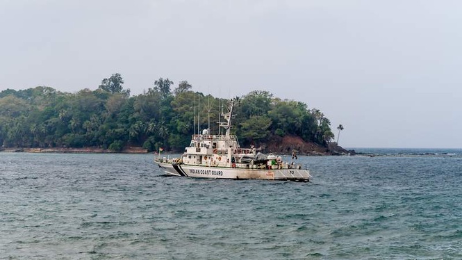 Image from: ICG rescues 6-member crew of Indian fishing boat off Karnataka coast