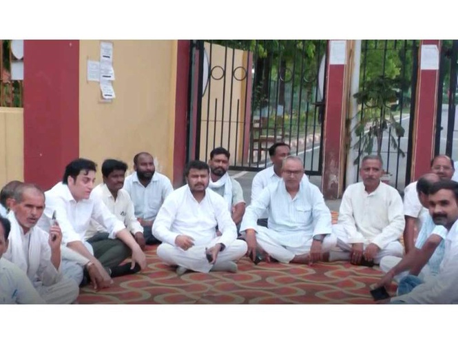 Image from: Congress workers stage protest after UPCC chief Ajay Rai allegedly "house arrested" in Ayodhya