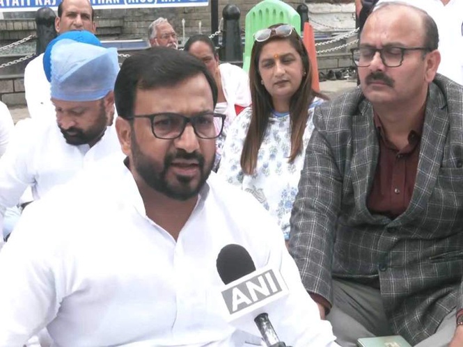 Image from: Congress holds 'Save Democracy Satyagraha' in Shimla, alleges democratic institutions under threat