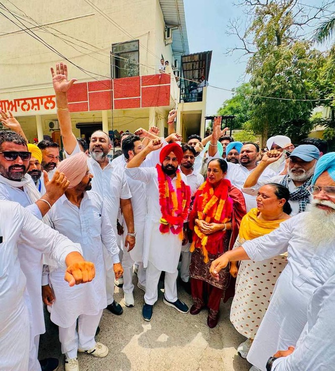 Image from: AAP wrests Muktsar Zila Parishad chairperson’s post despite being outnumbered; SAD cries foul