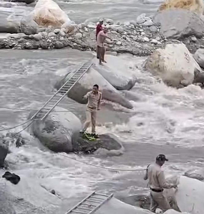 Image from: Himachal: Teen swept away in Manali rivulet