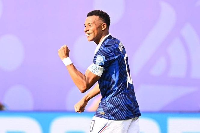 Image from: Mbappé scores brace as France overpower Sweden to reach last 16