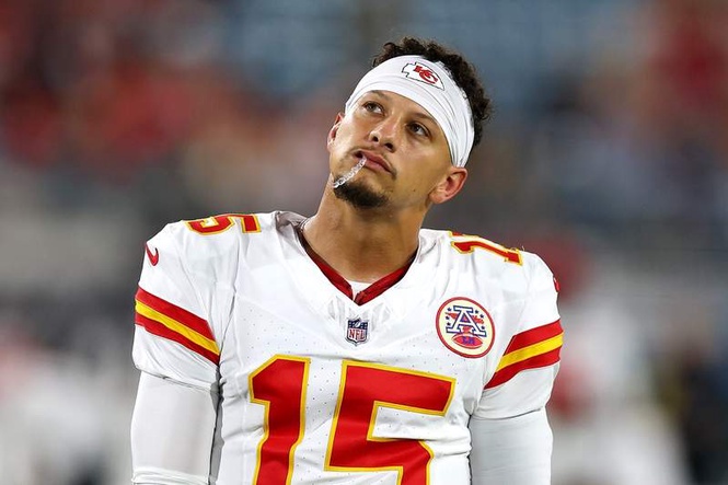 Image from: England World Cup star Ollie Watkins reveals what Patrick Mahomes is really like after meeting Chiefs QB