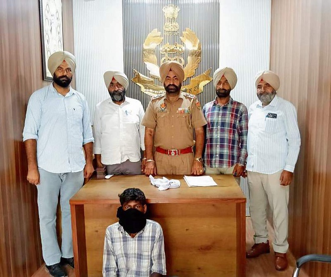 Image from: 1 held for smuggling arms in Amritsar