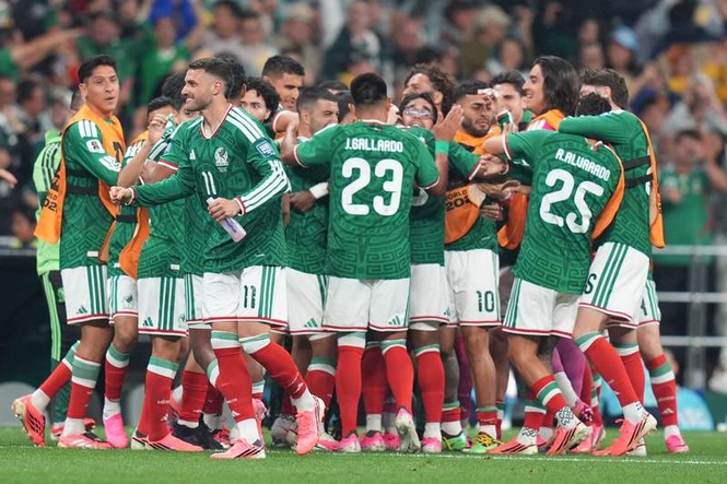 Image from: Mexico delight home fans to reach last 16 with win over Ecuador