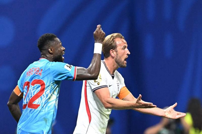 Image from: DR Congo World Cup star Chancel Mbemba ‘thought he was being kidnapped’ in bizarre mix-up in England