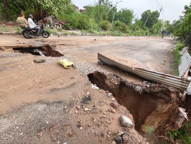 Image from: First monsoon rain cripples Ludhiana, roads cave in and water supply contaminated