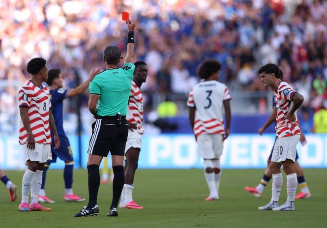 Image from: How many games will Folarin Balogun miss after red card? World Cup suspension rules explained