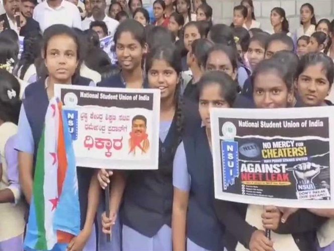 Image from: Karnataka: Massive student protest against NEET paper leak in Mandya, NSUI demands Dharmendra Pradhan's resignation