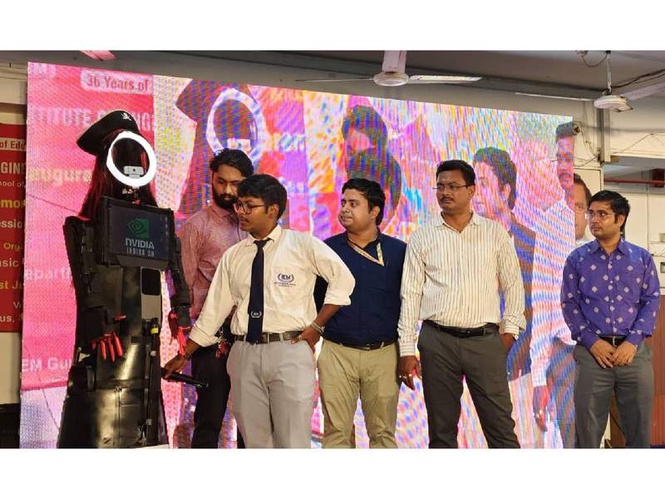 Image from: IEM-UEM Group of Institutions Hosts Grand Inaugural Ceremony for First-Year B.Tech Students, Showcases Advanced Technologies