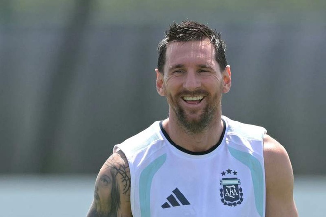 Image from: Lionel Messi’s reaction during thorough airport security check before World Cup match is priceless