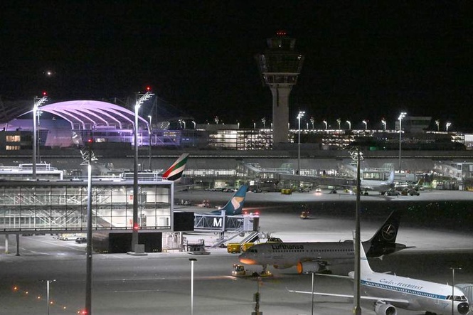 Image from: No criminal charges after passengers spent night on planes in Munich