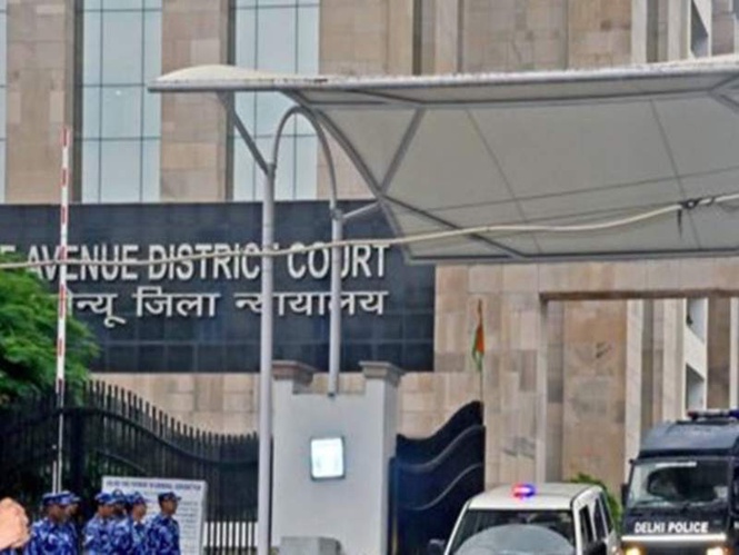 Image from: Fake medicine racket bribery case: Delhi Court denies police custody, remands IPS Deepak Gahlawat in judicial custody