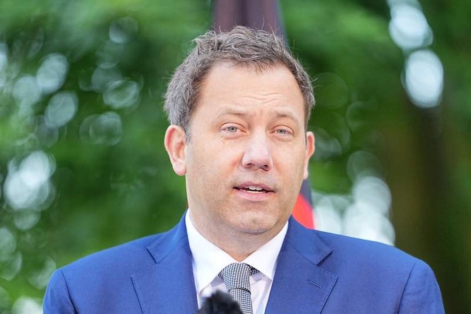 Image from: German Vice Chancellor Klingbeil vows 'more robust course' on China