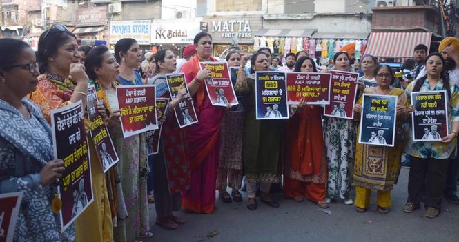 Image from: BJP Mahila Morcha protests against Punjab Govt in Ludhiana over Rs 51K aid promise