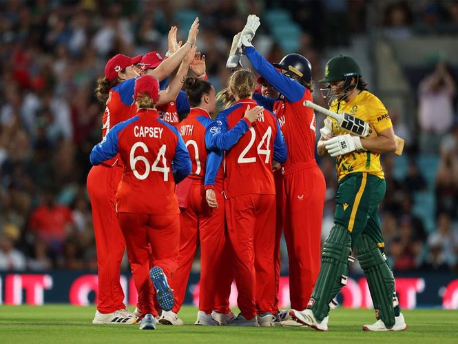 Image from: ICC Women's T20 World Cup: Captain Sciver-Brunt stars as England storm into final with 40-run win over SA
