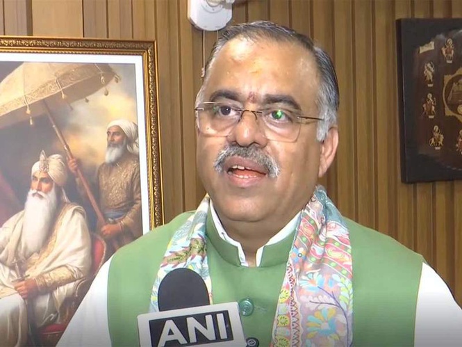 Image from: "Conspiracy to erase heritage, history of minorities...": BJP leader Tarun Chugh on demolition of 125-year-old Gurudwara in Pakistan