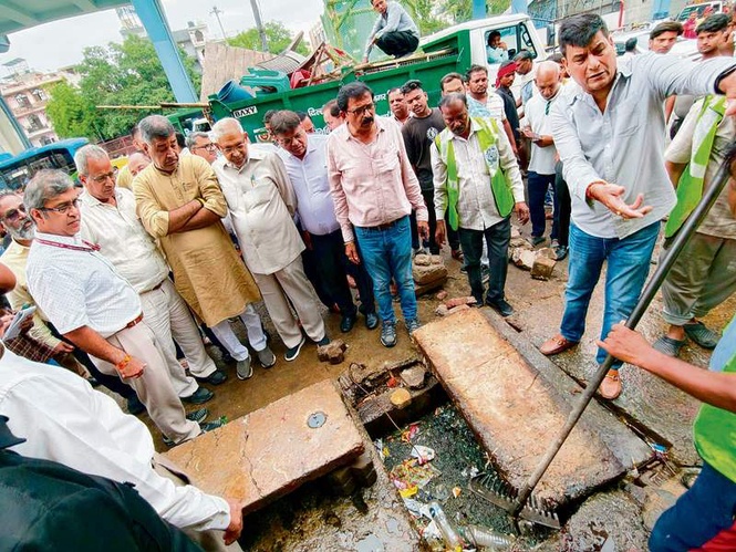 Image from: MCD chief orders faster drain cleaning in Adarsh Nagar