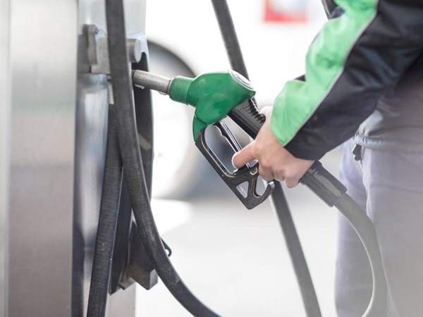 Image from: Country being used as ’experiment lab’: Kejriwal on E20 petrol