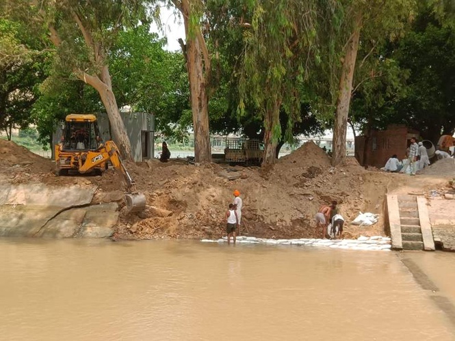 Image from: The Tribune Impact: Repair work starts on rat-damaged canal bank in Bathinda