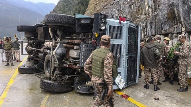 Image from: Six CRPF personnel injured in accident in J-K’s Ganderbal