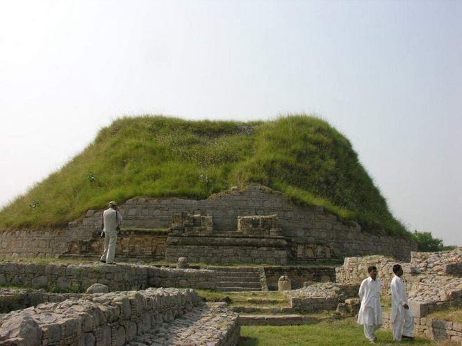 Image from: UNESCO warns Pakistan over botched cement “restoration” at Vedic-era Taxila