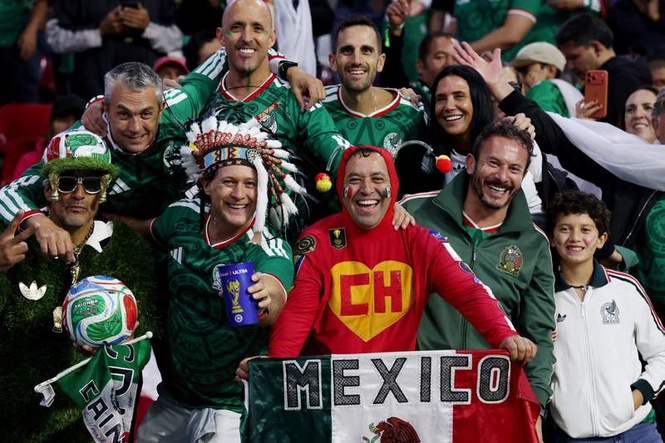 Image from: Mexico fans warn England they’re ‘already 1-0 up’ ahead of World Cup clash at Estadio Azteca