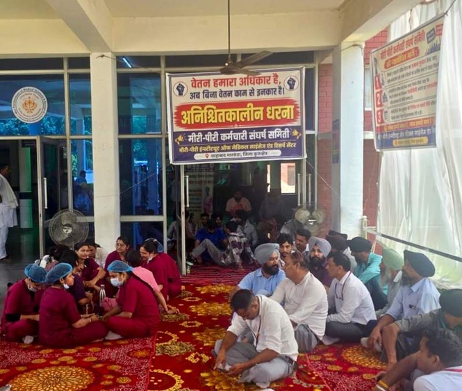 Image from: 3 months’ salaries pending, Miri Piri Hospital staff in Kurukshetra go on strike