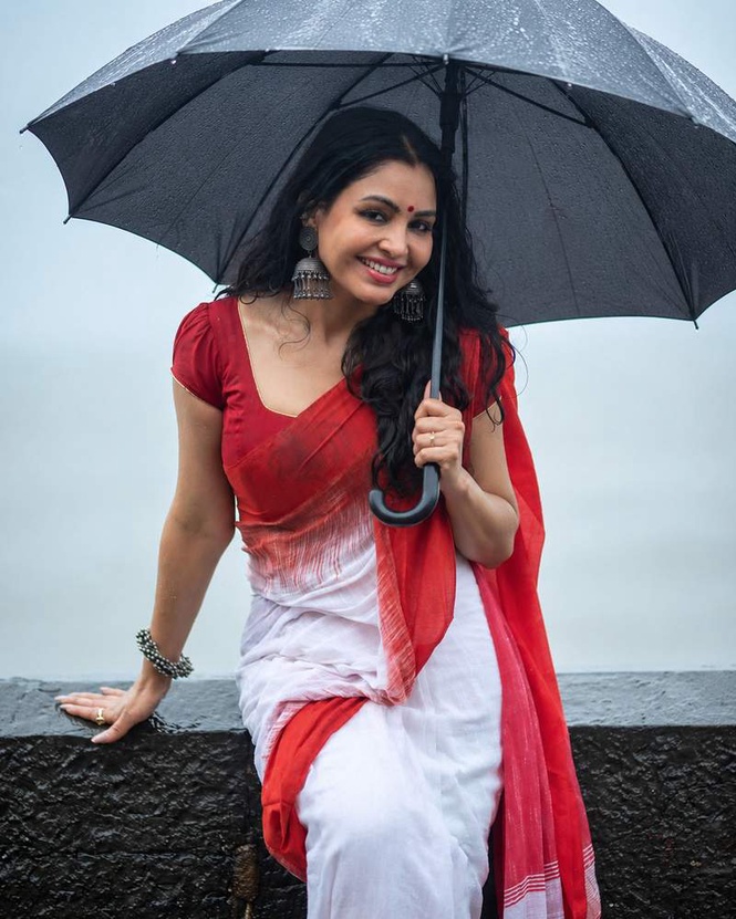 Image from: Rimjhim gire saawan: Celebrities share their monsoon memories, favourite songs and rainy-day rituals