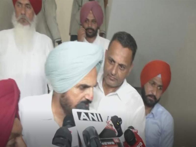 Image from: Open rebellion against Punjab Congress Chief Amarinder Raja Warring; Channi gets leaders to pledge support