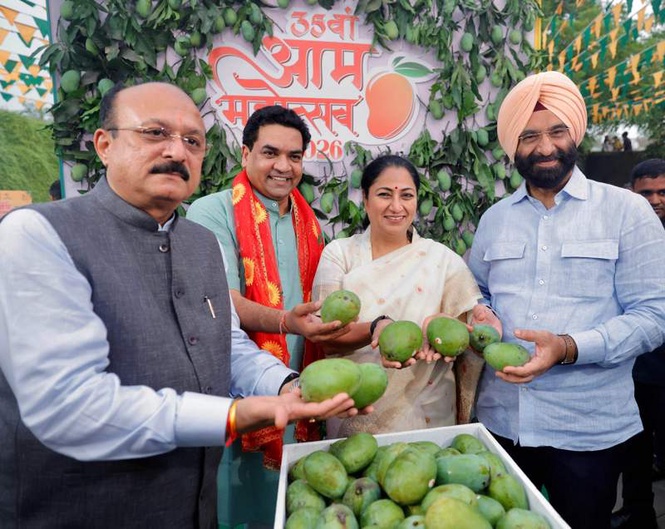 Image from: Delhi CM Rekha opens mango fest