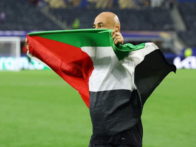 Image from: FIFA World Cup 2026: Egypt head coach raises Palestinian flag, dedicates historic R32 win to Palestinians