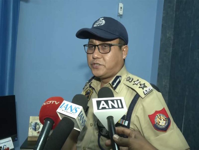 Image from: Five held, fake currency worth Rs 13.5 lakh seized in Guwahati; probe on