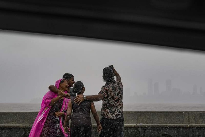 Image from: Mumbai braces for heavy rains as IMD issues red alert