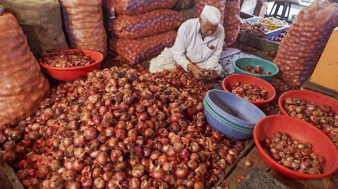 Image from: Govt hikes onion procurement price by 13% to Rs 2,125/quintal, 5th revision this season