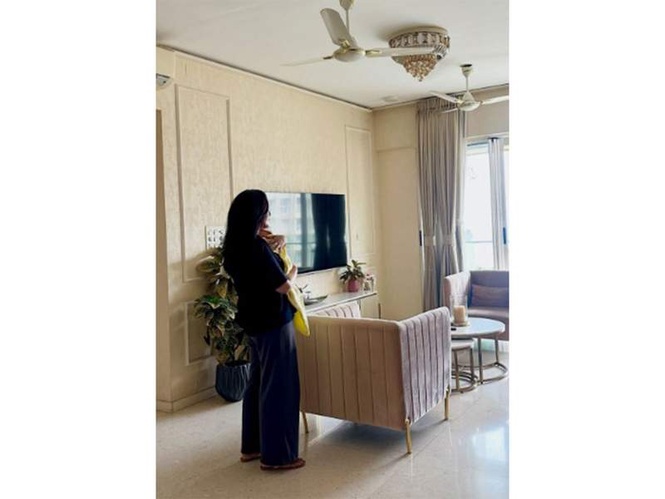 Image from: Surbhi Jyoti shares adorable picture with her newborn daughter