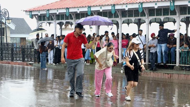 Image from: Heavy rain to continue in Himachal; MeT issues orange, yellow alerts for several districts