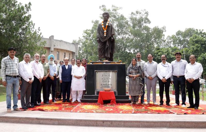 Image from: Kurukshetra University pays tribute to Swami Vivekananda