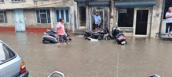 Image from: Brief rain triggers waterlogging, exposes civic gaps in Mandi Gobindgarh, Amloh