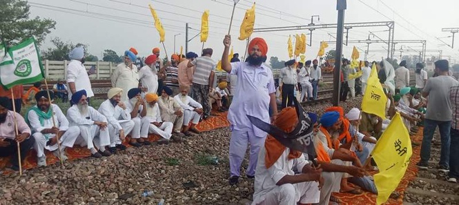 Image from: Rail blockade at Sirhind disrupts over 10 trains