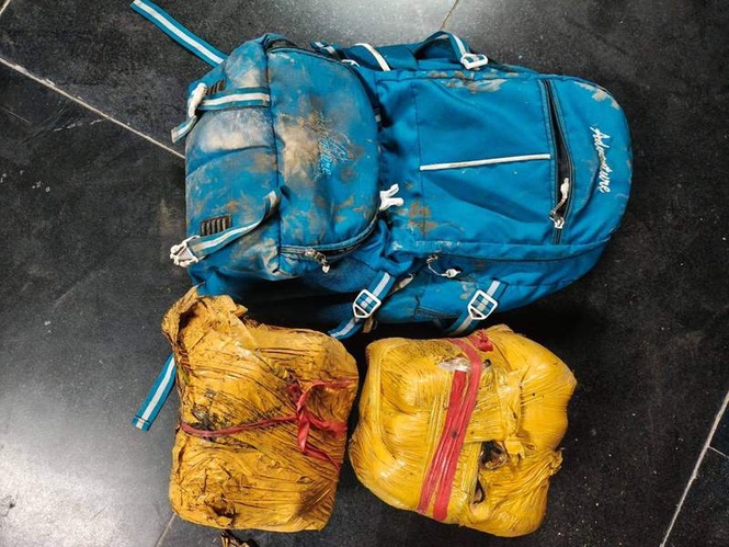 Image from: BSF seizes over 11 kg heroin in midnight operation near IB