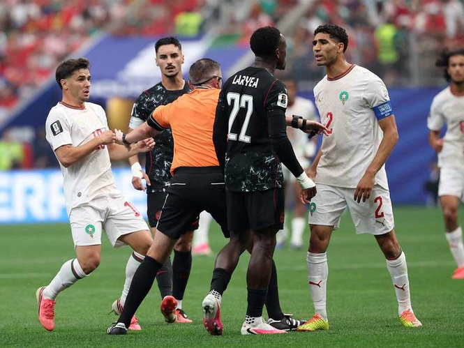 Image from: “He’s fighting to defend his country and team, I’m doing the exact same”: Laryea reflects on Hakimi clash after Canada’s FIFA World Cup exit