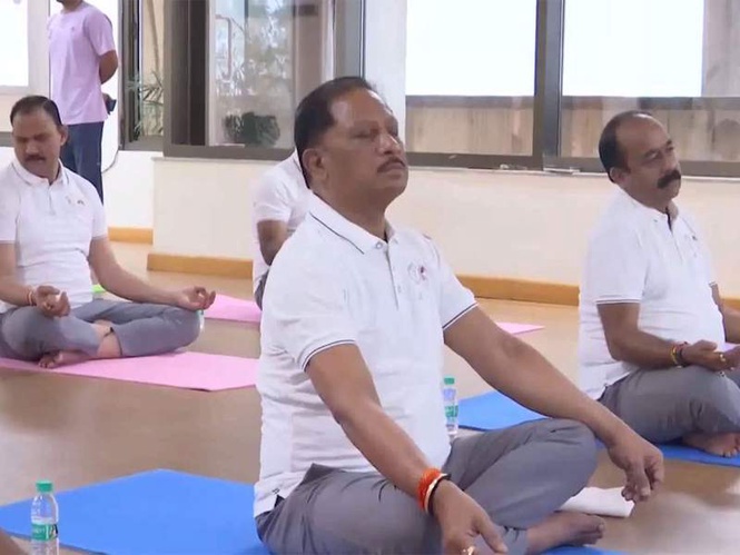 Image from: Chhattisgarh CM Vishnu Deo Sai, Deputy CM Arun Saos conclude Chintan Shivir 3.0 with yoga session at IIM Raipur