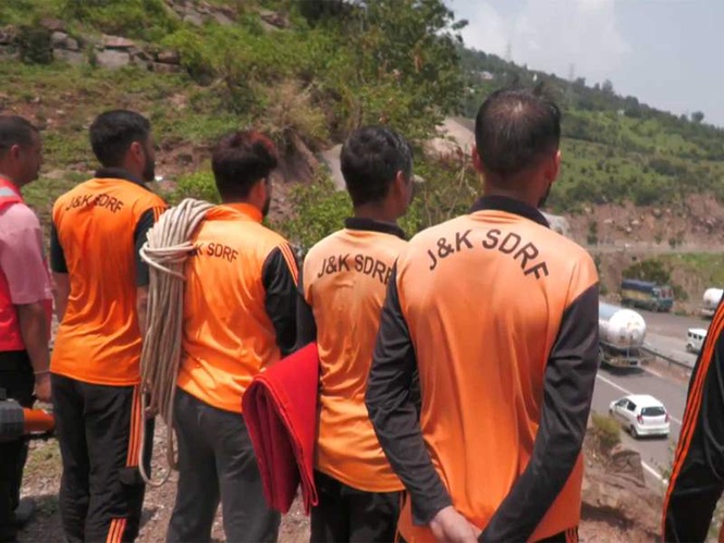 Image from: J-K SDRF sets up 24x7 emergency camp on Jammu-Srinagar NH for Amarnath Yatra