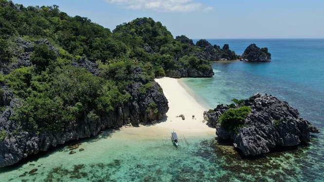 Image from: In Asia, this wild and dreamy archipelago is the perfect destination for this summer (you’ll want to book a trip right away!)