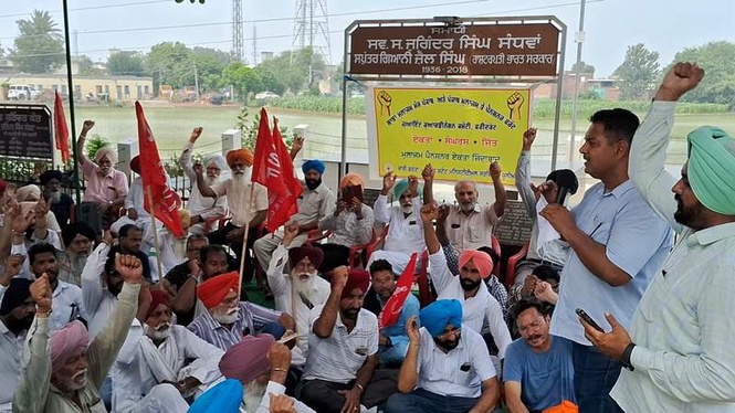 Image from: Employees, pensioners protest outside Speaker’s house in Faridkot’s Sandhwan