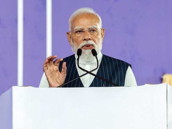 Image from: PM Modi mourns demise of Gujarat BJP leader Mohansinh Rathava
