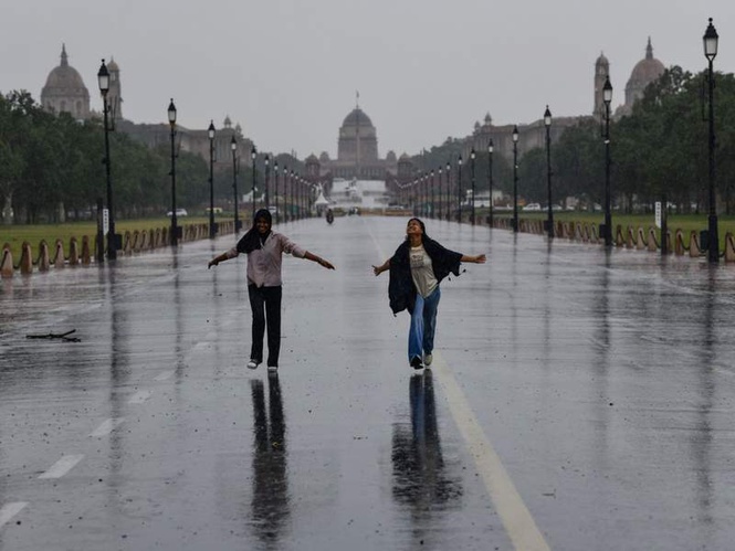 Image from: Moderate to heavy rain, thunderstorm with gusty winds likely in several parts of Delhi