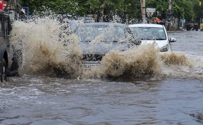 Image from: Gurugram: Heavy rain triggers flooding, power cuts